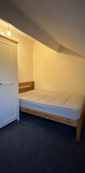 1 bedroom in a house share to rent - Photo 1