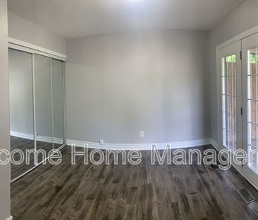 $3,395 / 6 br / 2 ba / Unique Opportunity in Kennedy East - 2 Famil... - Photo 5