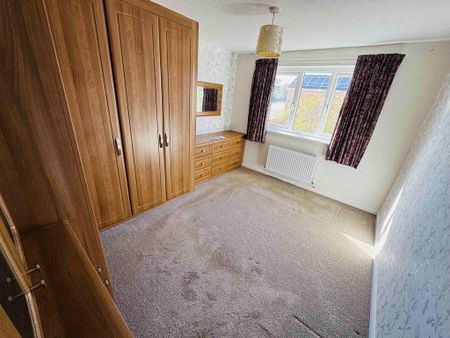 4 bedroom detached house to rent - Photo 3