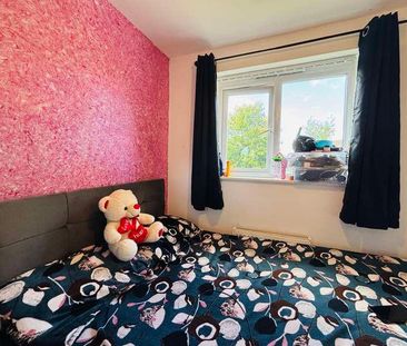 Everside Drive, M8 - Photo 3