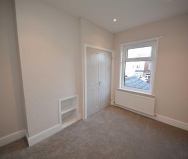 3 bed House - Mid Terrace for Rent - Photo 1