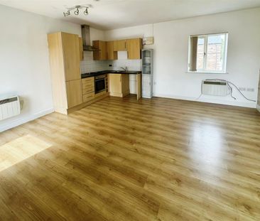 1 Bedroom Apartment for rent in Waverley Court, Thorne, Doncaster - Photo 2