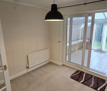 4 bedroom detached house to rent - Photo 3