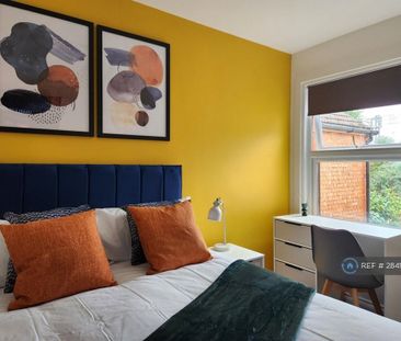 1 bedroom in a house share to rent - Photo 2