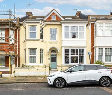 8 bedroom end of terrace house to rent - Photo 2