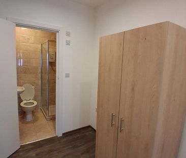 Studio Flat, Bradgate Road, SE6 - Photo 5