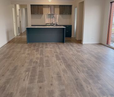 Family Comfort Meets Convenience in Tarneit – $560 per week - Photo 4