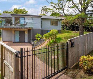 Renovated 4-Bedroom Home - Photo 4