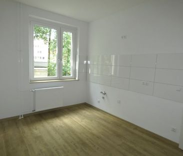 *** Sie träumen von einer modernisierten Altbauwohnung.. hier sind ... - Photo 1