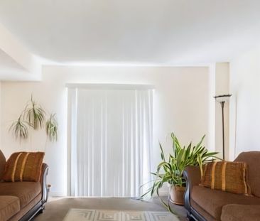 For Lease - 439 Aspendale Crescent, Mississauga, Ontario - Photo 4