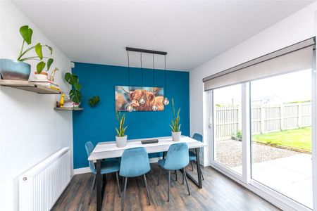 4 bedroom detached house to rent - Photo 3