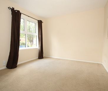 Hedgerley Court, Woking - Photo 5