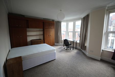 5 Bed Semi-Detached House, Longmead Avenue, BS7 - Photo 4