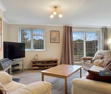 3 bedroom semi-detached house to rent - Photo 2