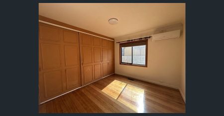 Large Family Home - Photo 5