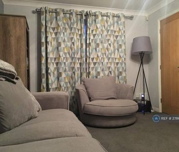 3 bedroom semi-detached house to rent - Photo 6