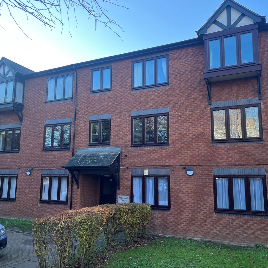 Askham Lodge, Lee, SE12, London - Photo 1
