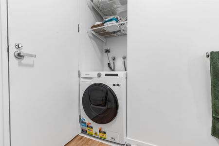 Superb Apartment with Carpark - Photo 4