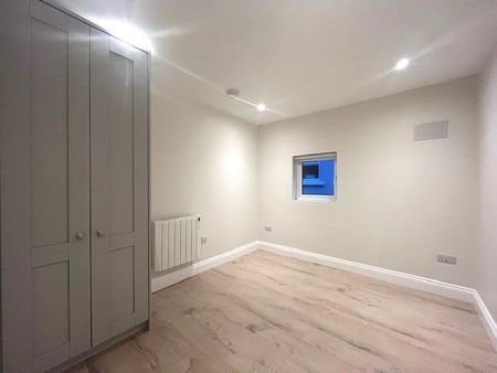 Eadestown, Naas, Co. Kildare - Photo 4