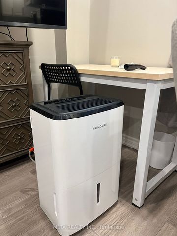 For Lease - 7568 Doverwood Drive, Mississauga, Ontario - Photo 3