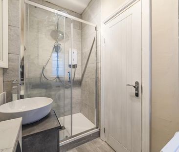 Wycliffe Buildings, Guildford, Surrey, GU2 - Photo 5