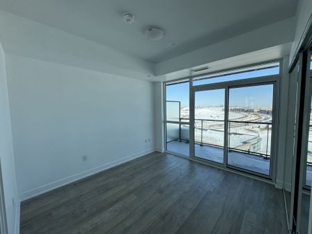For Lease - 50 George Butchart Drive Unit# 818, Toronto, Ontario - Photo 2