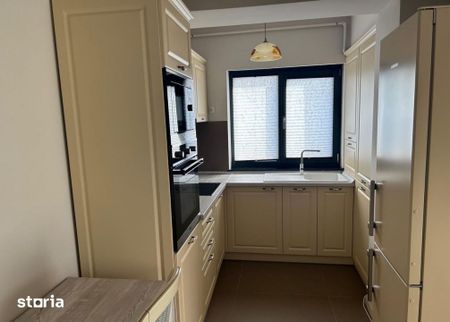Apartament 3 camere Central, etaj 3, zona Sfanta Vineri - Fotografie 3