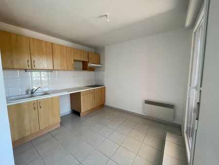 Location Appartement 4 pièces 82m² VALENCE 82400 - Photo 4