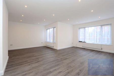 4 bedroom detached bungalow to rent - Photo 5