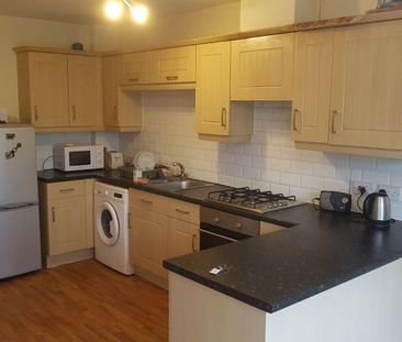 Lauderdale Crescent, Manchester, M13 - Photo 1