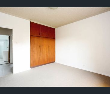 Lifestyle, Location & Low-Maintenance Living - Photo 5