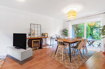 4 bedroom detached house to rent - Photo 2