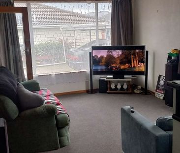 Charming 2BR Unit in Mosgiel! - Photo 2