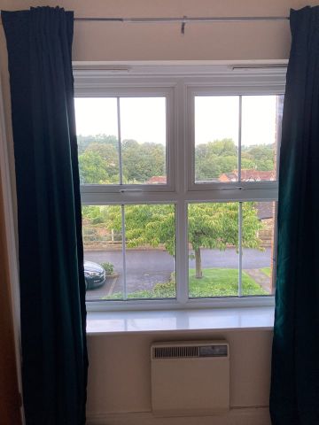 2 Bed Flat, Bull Lane, BS5 - Photo 2