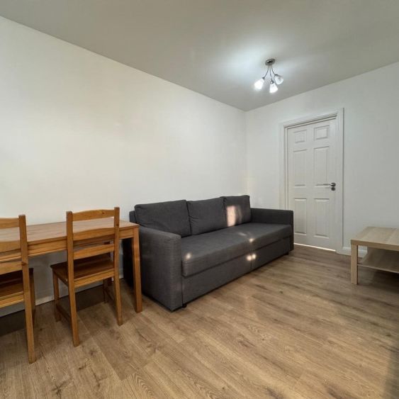 West Hendon Broadway, Hendon, NW9 - Photo 1