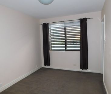 2/1 Collins Street, Essendon - Photo 2