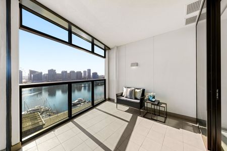 Luxury apartment with exquisite water views for all rooms! - Photo 5