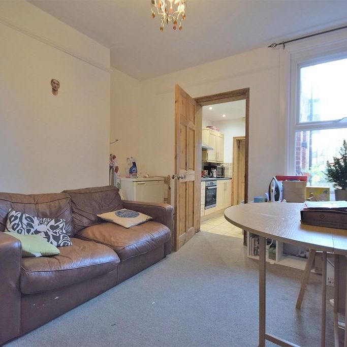 5 bedroom semi-detached house to rent - Photo 1