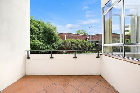 Large One Bedroom Apartment Located in a Security Building - Photo 5