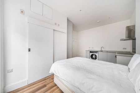 Studio to rent - Photo 2