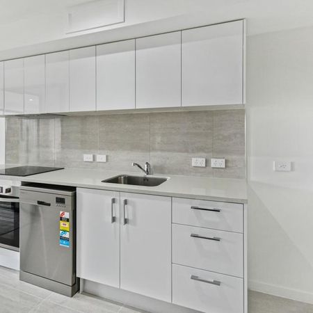 One Bedroom Apartment - Low Maintenance Living Near Key Amenities! - Photo 3