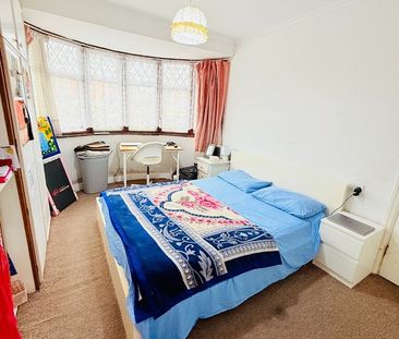 Room in a Shared House, Eastcote Lane, HA2 - Photo 2