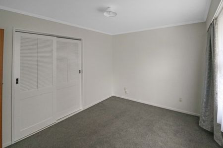 Central Hutt - Photo 5