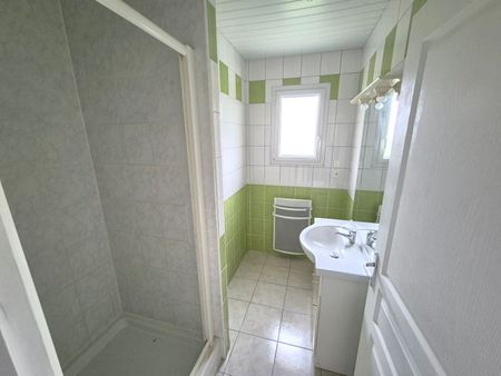 A LOUER Maison de plain pied 50160 Guilberville 4 pièce(s) 78 m2 - Photo 3