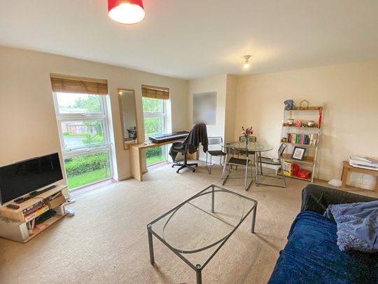 2 Bedroom Apartment - Photo 1