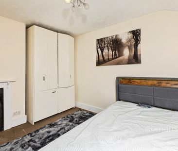 1 bedroom property to rent - Photo 4