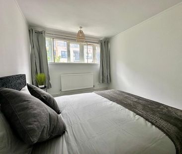 Room in a Shared Flat, Poplar High Street, E14 - Photo 3
