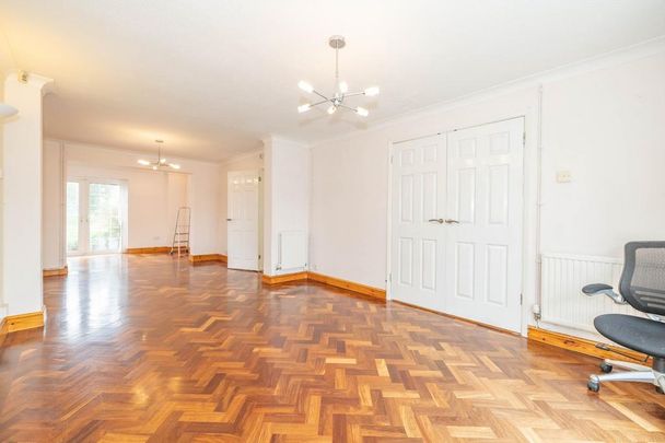 5 bedroom detached house to rent - Photo 1