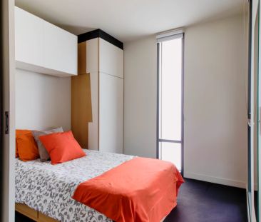 Large 1 Bedroom style 2 - Photo 3