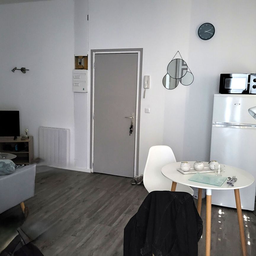 Location Appartement 2 pièces 28m² - Photo 1